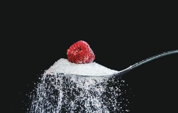 プロテインドリンクに大量に含まれている糖質のイメージ