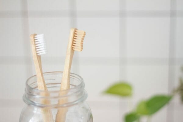 ストレスが溜まっている可能性のある歯磨きとして歯ブラシのイメージ