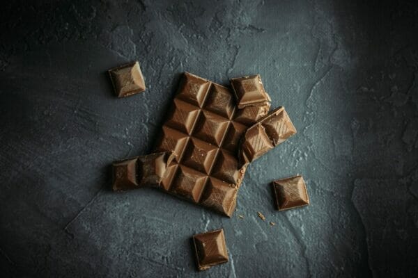 ストレスがたまると無性に食べたくなるチョコレートのイメージ