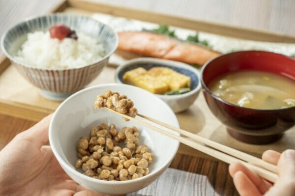 タンパク質がたっぷりとれる和食の朝ごはんのイメージ